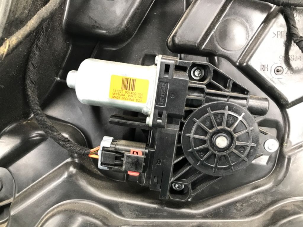 68079286AA | Склопідйомник передн. прав. DODGE DURANGO 11- (WD) - Фото 2