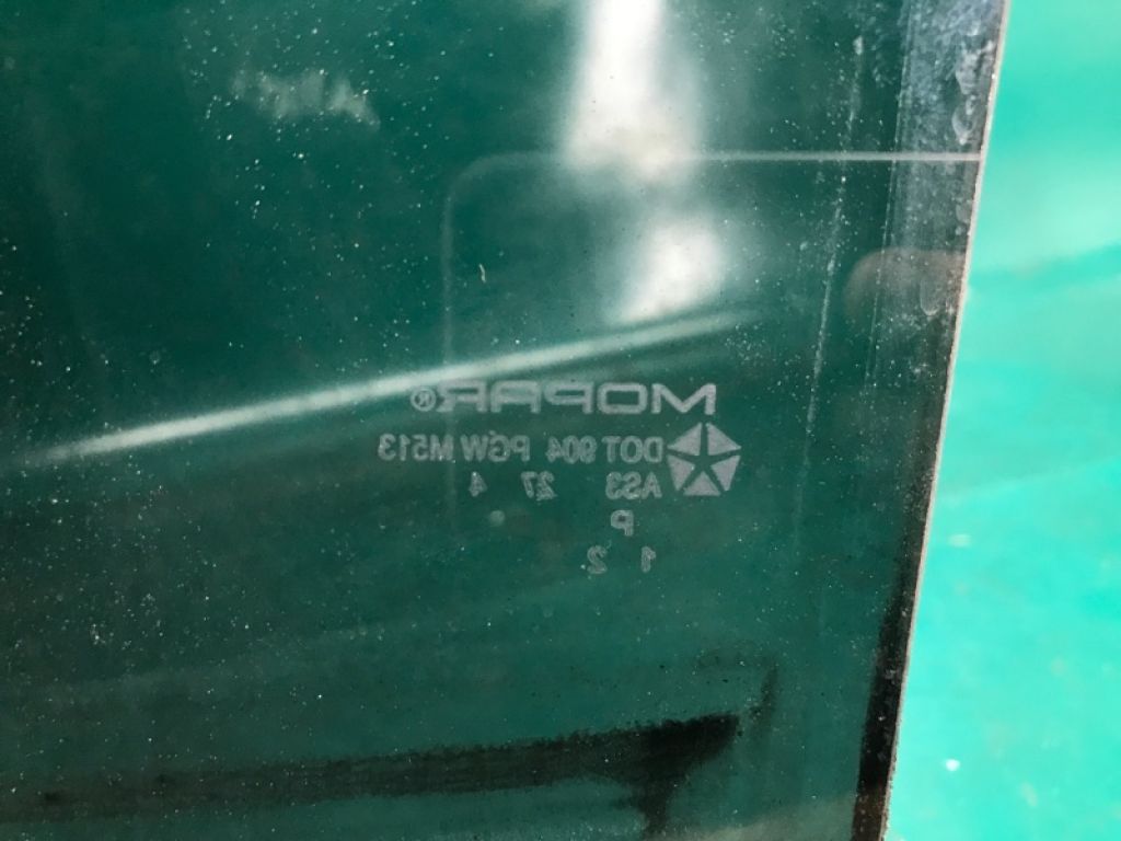 55369554AB | Стекло двери задн. прав. DODGE DURANGO 11- (WD) - Фото 2