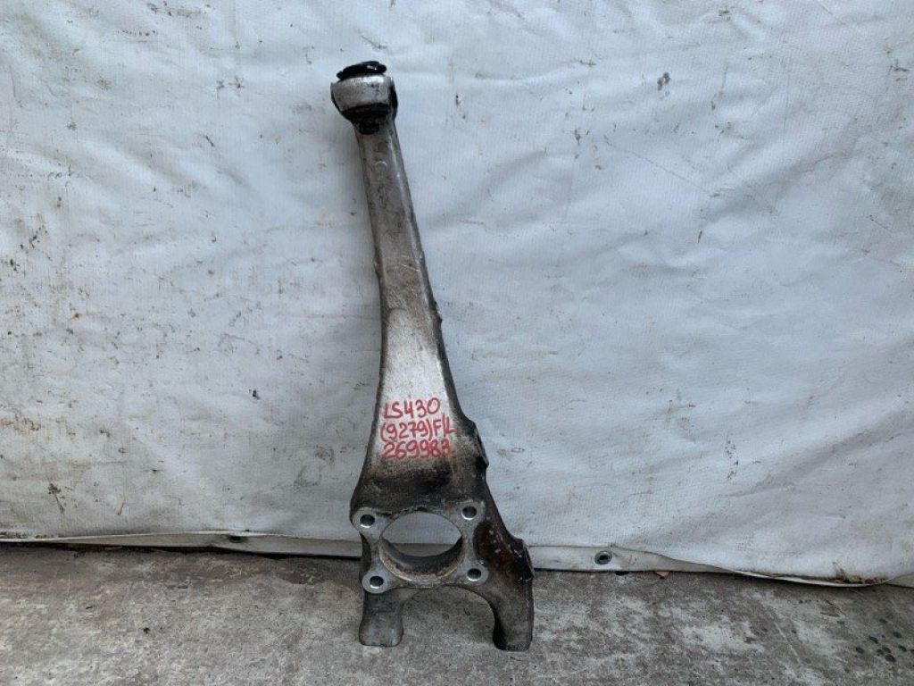 43202-50010 | Кулак поворотний лів. LEXUS LS430 00-06