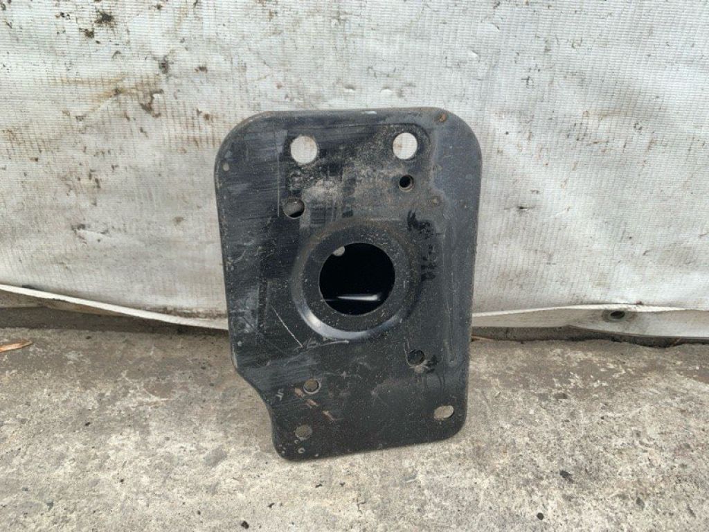 85210-CG000 | Кронштейн підсилювача заднього бампера прав. INFINITI FX S50 03-08 - Фото 3