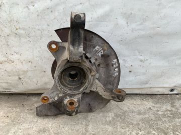 Кулак поворотний прав. TOYOTA CAMRY 30 02-06