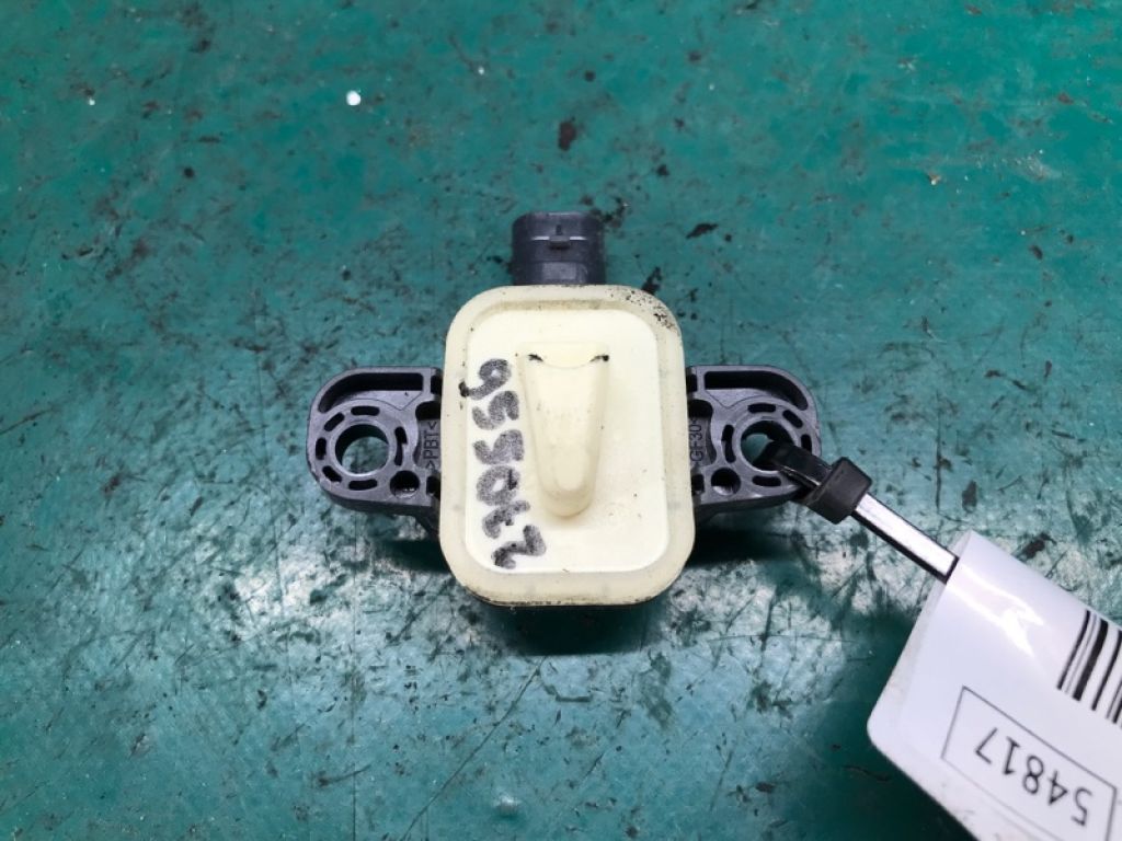 56054084AA | Датчик удару передн. прав. DODGE DURANGO 11- (WD)