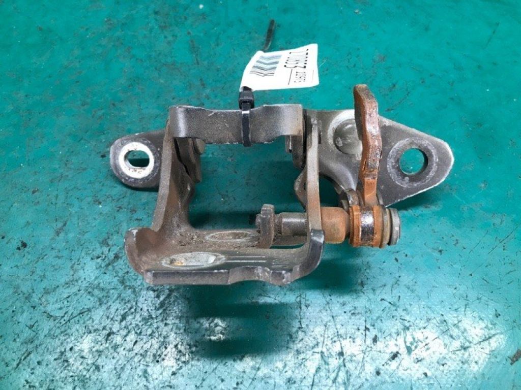 55360918AH | Петля двері нижня передн. прав. DODGE AVENGER 07-14 - Фото 2