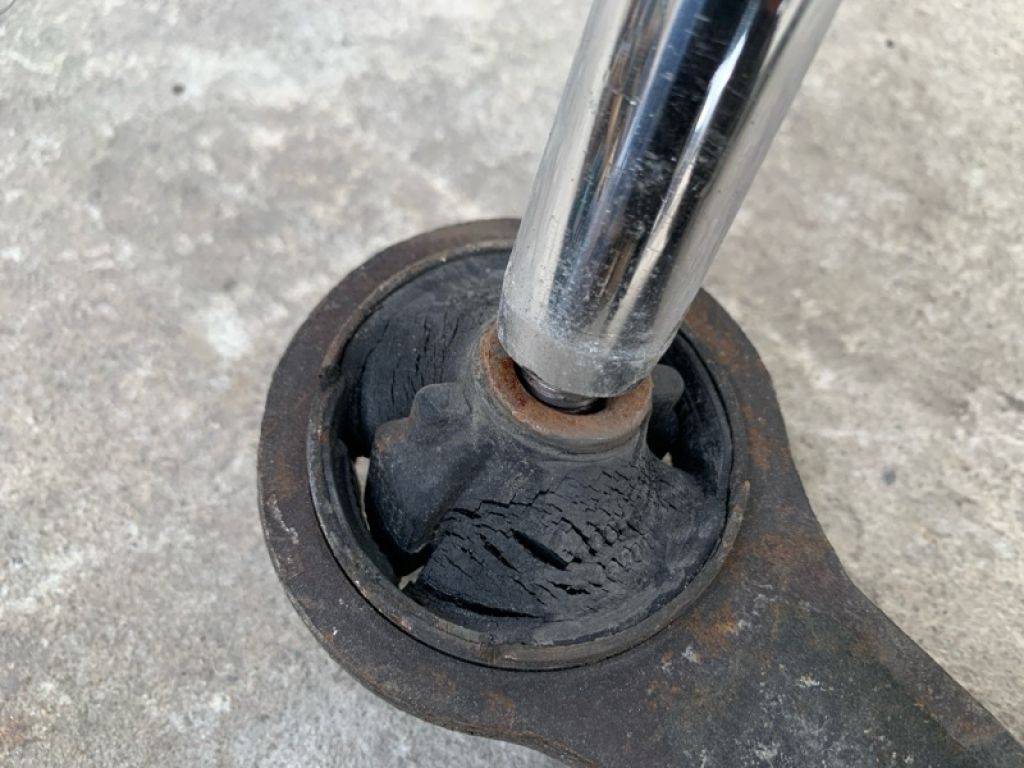 48068-48010 | Важіль передньої підвіски нижній прав. LEXUS RX300 98-03 - Фото 4