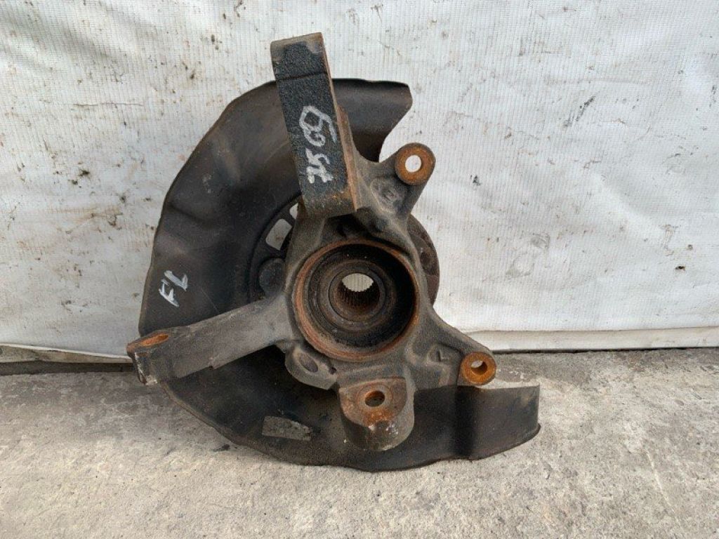 43212-33070 | Кулак поворотний лів. LEXUS RX300 98-03