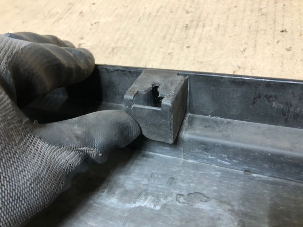 76850-JA000 | Накладка порога наружная прав. NISSAN ALTIMA L32 07-12 - Фото 6