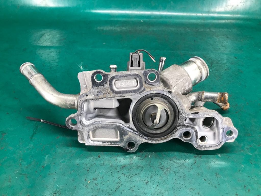 11060-3LM0A | Корпус термостату NISSAN NV200 USA 13- - Фото 4