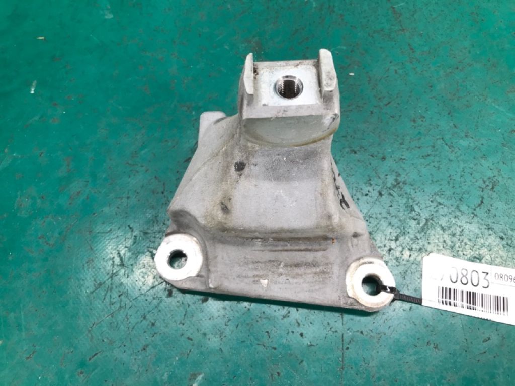 50630-TA1-A00 | Кронштейн двигуна передн. ACURA RDX 12-19