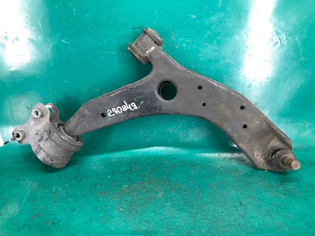 B32H-34-300C | Рычаг передней подвески нижний прав. MAZDA 3 BK 03-08
