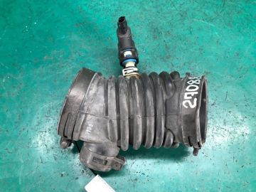 Патрубок воздушного фильтра MAZDA 3 BK 03-08