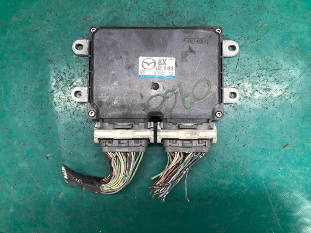 L32D-18-881B | Блок керування двигуном MAZDA 3 BK 03-08