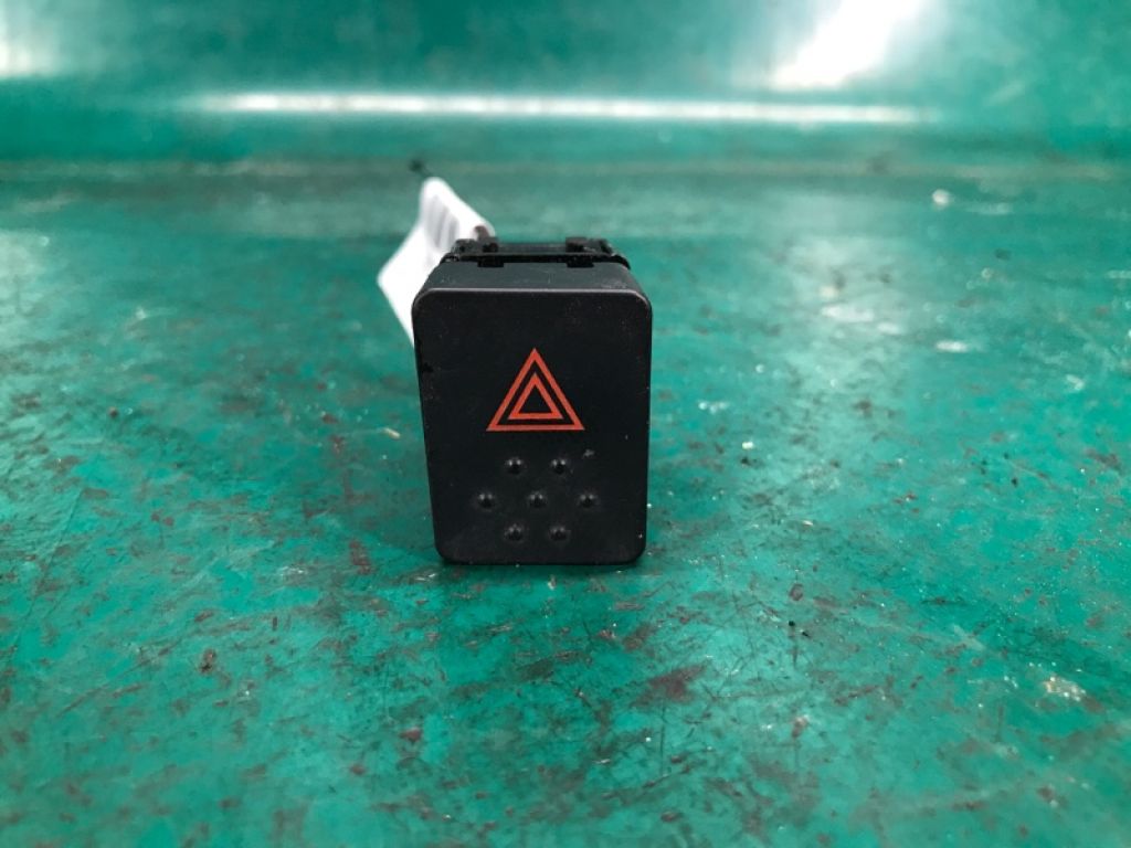 25290-EL80A | Кнопка аварийной сигнализации NISSAN NV200 USA 13-