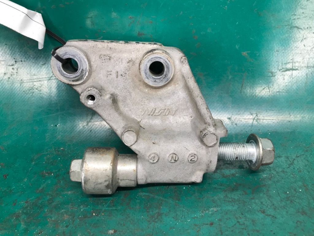 50620-TX4-A00 | Кронштейн двигуна прав. ACURA RDX 12-19