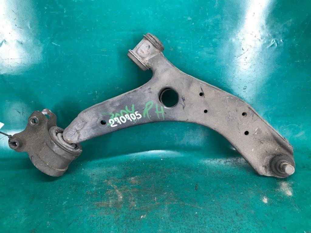 B32H-34-300A | Рычаг передней подвески нижний прав. MAZDA 3 BK 03-08