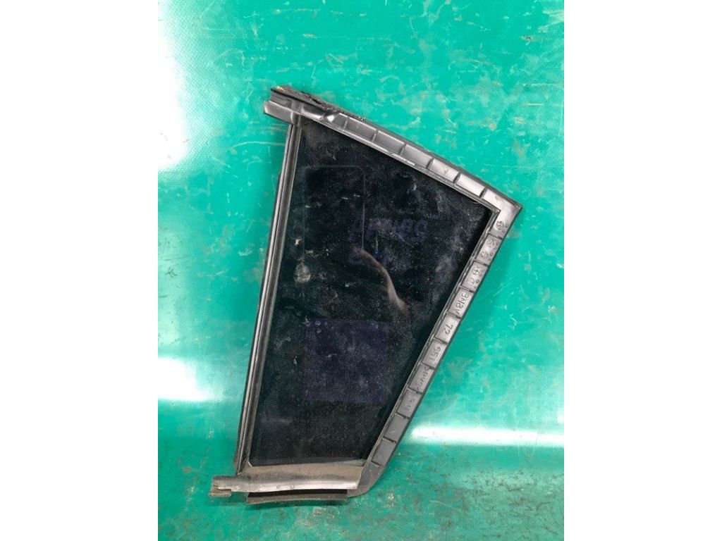 BN8V-72-661A | Скло дверей глухе задн. прав. MAZDA 3 BK 03-08 - Фото 3