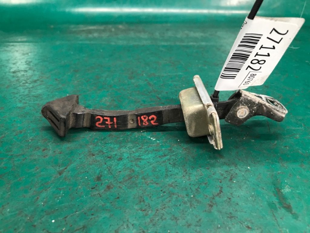 BP4K-72-270E | Ограничитель двери задн. лев. MAZDA 3 BK 03-08