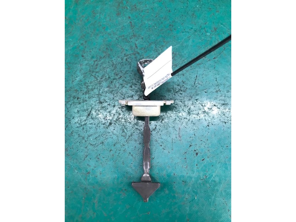 BP4K-72-270E | Ограничитель двери задн. лев. MAZDA 3 BK 03-08 - Фото 2