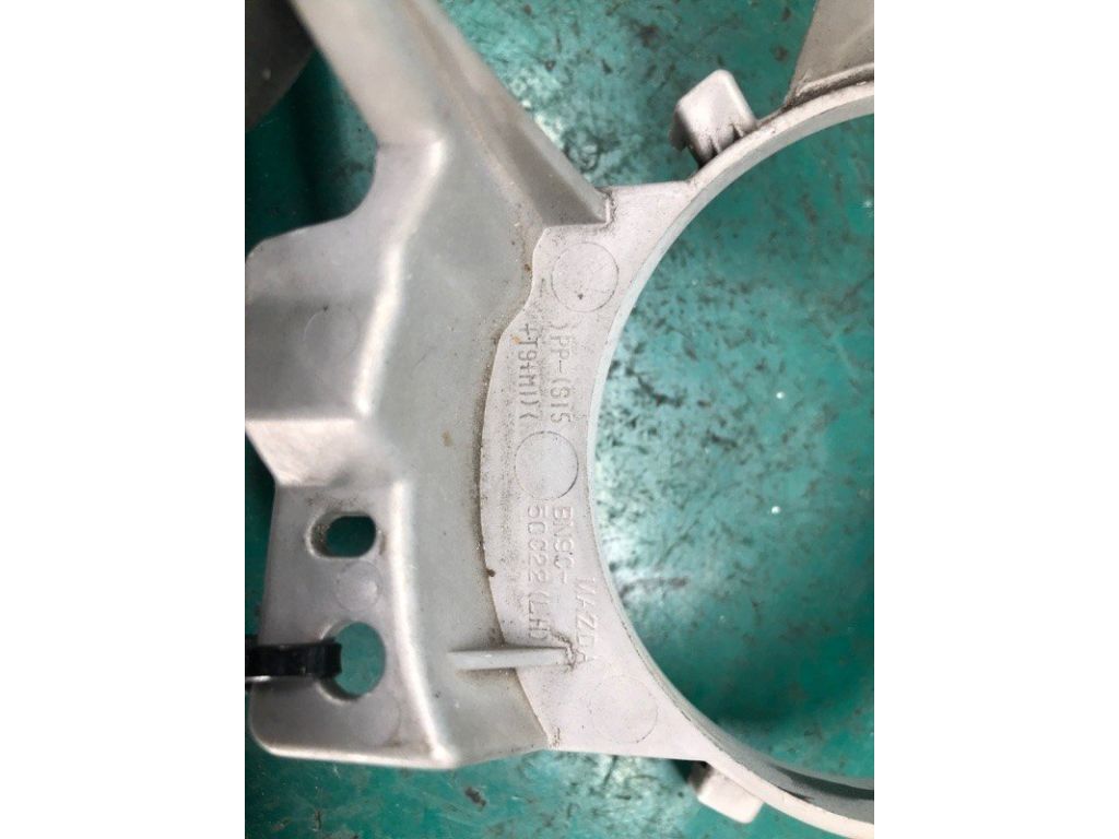 BN9C-50-C22A | Накладка протитуманної фари передн. лів. MAZDA 3 BK 03-08 - Фото 3