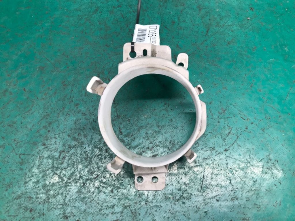 BN9C-50-C12A | Накладка протитуманної фари передн. прав. MAZDA 3 BK 03-08