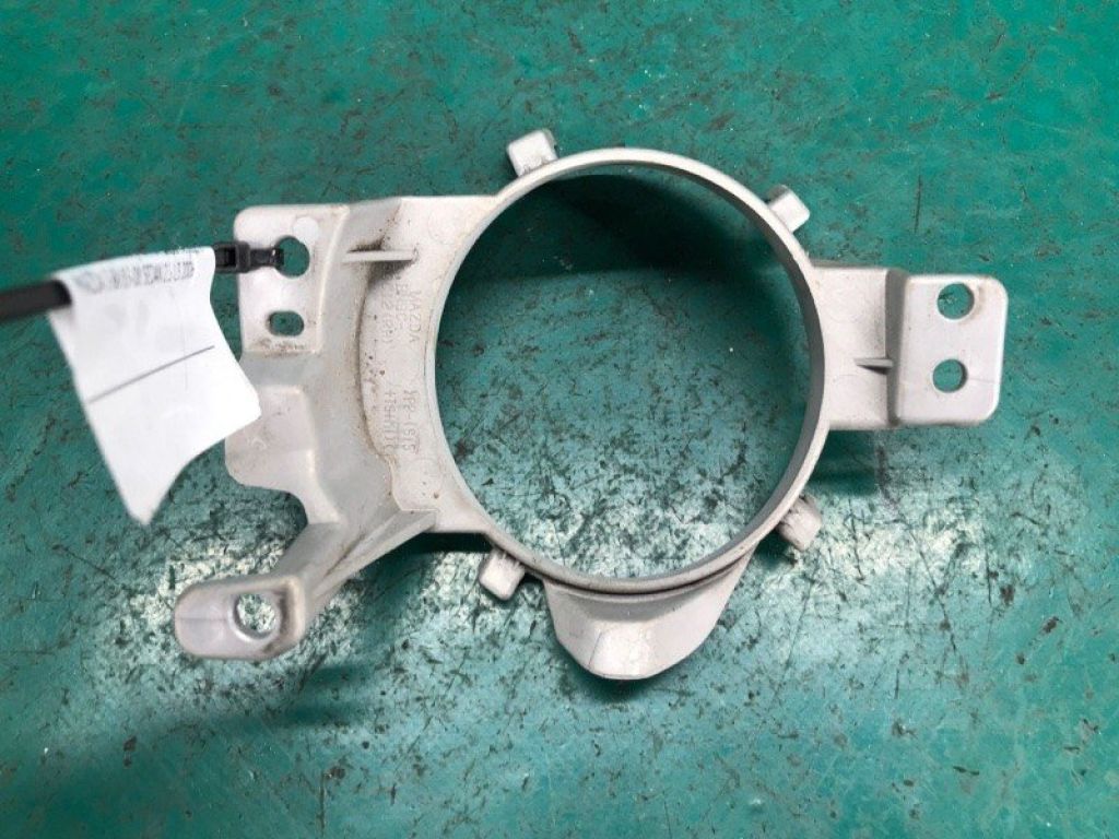 BN9C-50-C12A | Накладка протитуманної фари передн. прав. MAZDA 3 BK 03-08 - Фото 4