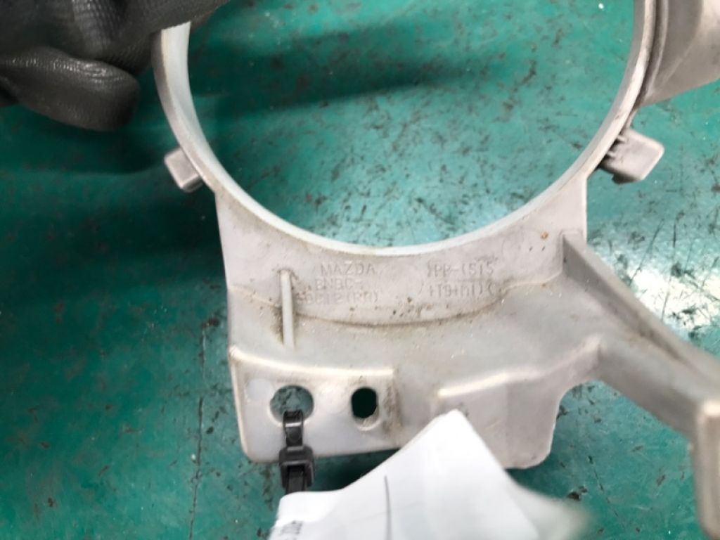 BN9C-50-C12A | Накладка протитуманної фари передн. прав. MAZDA 3 BK 03-08 - Фото 5