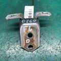 F151-58-210 | Петля двери нижняя передн. лев. MAZDA 3 BK 03-08
