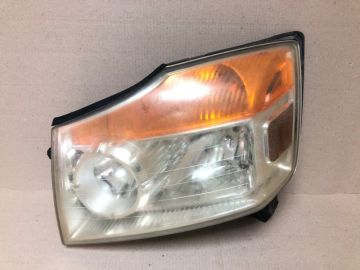 Фара передн. лів. NISSAN QX56 / TITAN / ARMADA 04-16