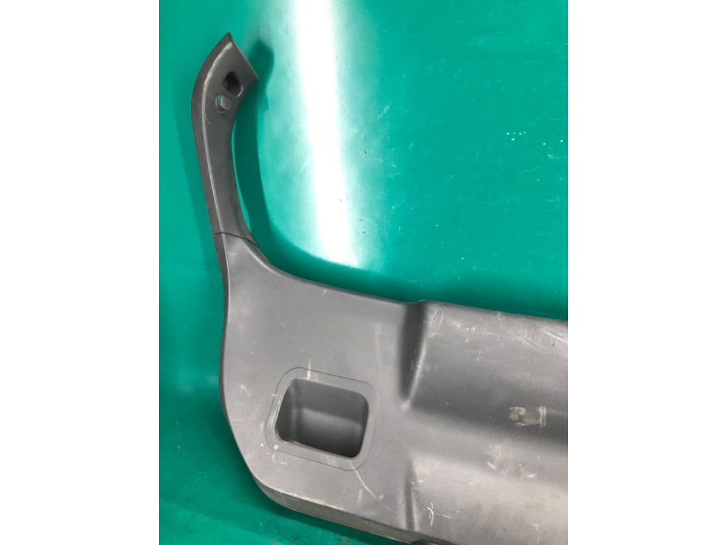 BE8Z-5846404-AA | Обшивка крышки багажника FORD FIESTA 08-17 - Фото 3