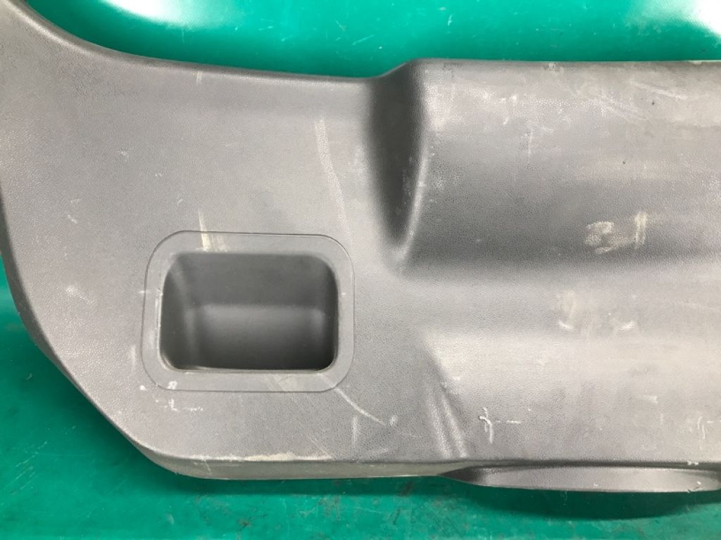 BE8Z-5846404-AA | Обшивка крышки багажника FORD FIESTA 08-17 - Фото 5