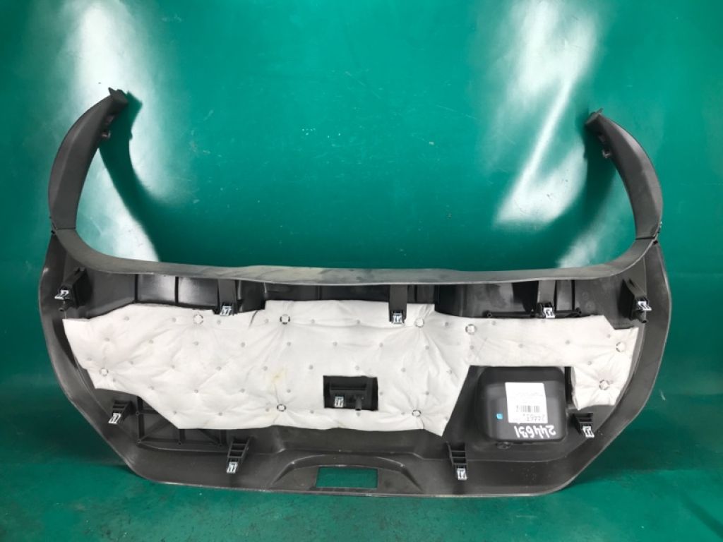 BE8Z-5846404-AA | Обшивка крышки багажника FORD FIESTA 08-17 - Фото 7