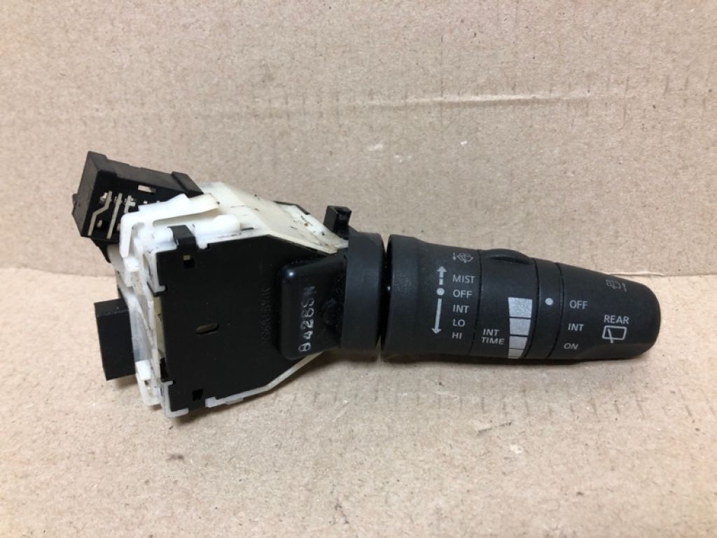 25260-JM00E | Подрулевой переключатель прав. NISSAN QX56 / TITAN / ARMADA 04-16