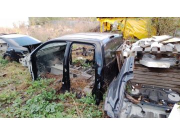 Стойка кузова средняя лев. TOYOTA TUNDRA 07-13