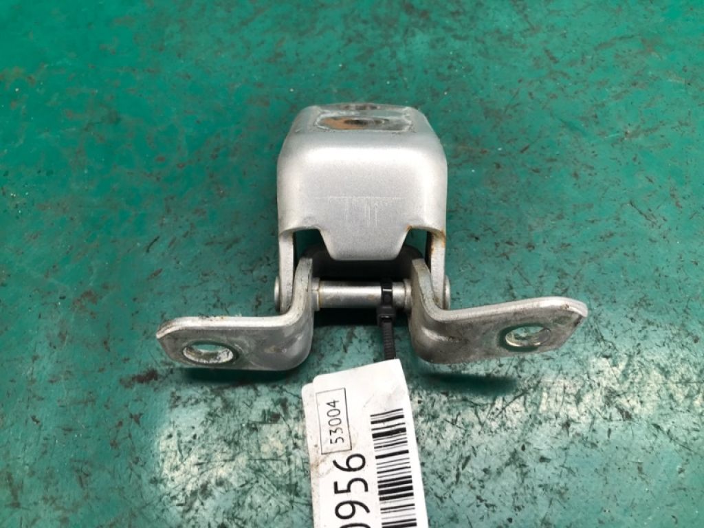 E112-73-240 | Петля двери нижняя задн. лев. MAZDA 3 BK 03-08 - Фото 3