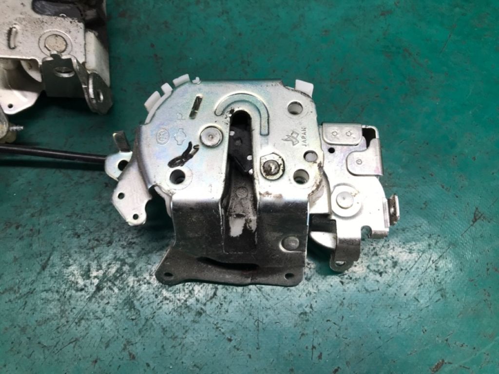 82500-9SG0A | Замок двери боковой прав. NISSAN NV200 USA 13- - Фото 3