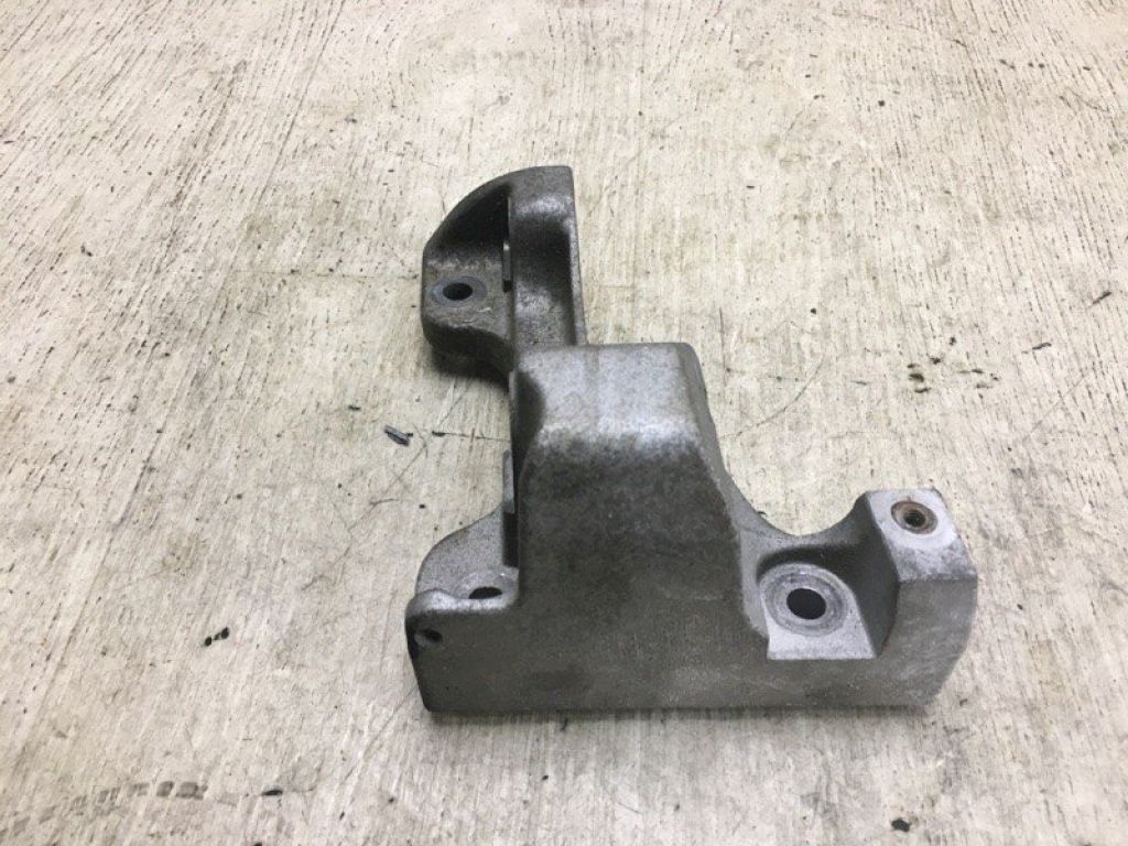52123798AA | Кронштейн проміжного валу передн. прав. CHRYSLER 200 14-16 - Фото 3