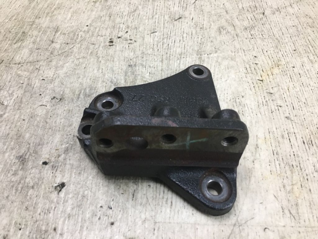 68065747AB | Кронштейн двигуна прав. JEEP PATRIOT 10-17 - Фото 2