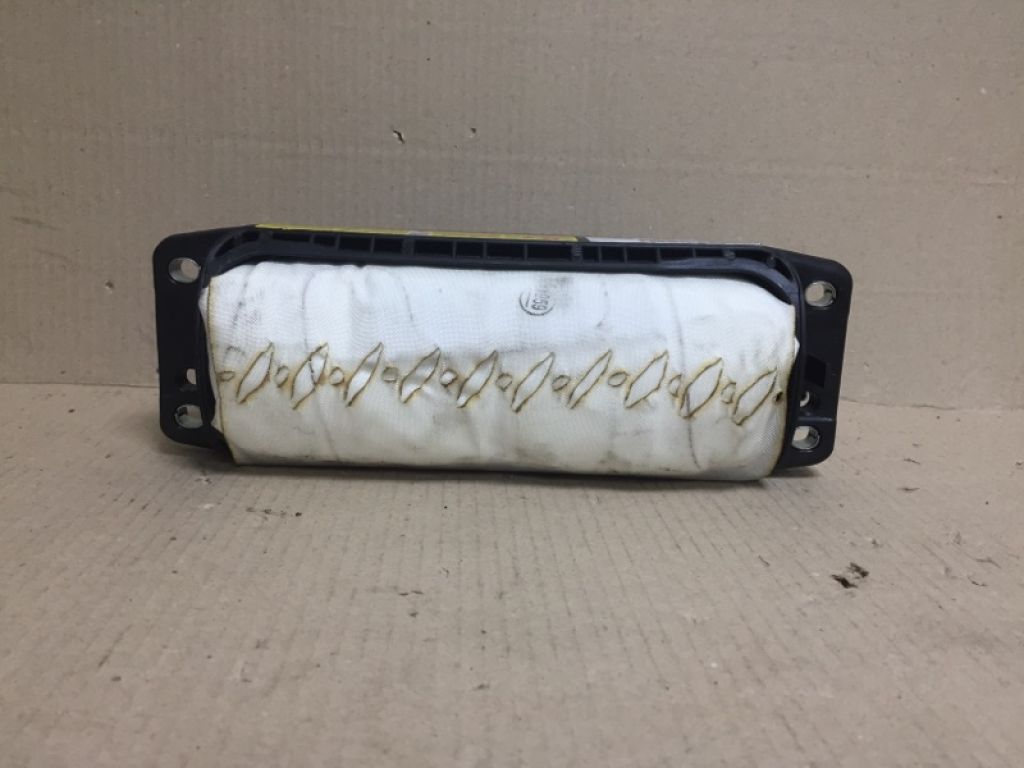 561 880 204 A | Подушка безопасности пассажира VOLKSWAGEN PASSAT B7 11-15