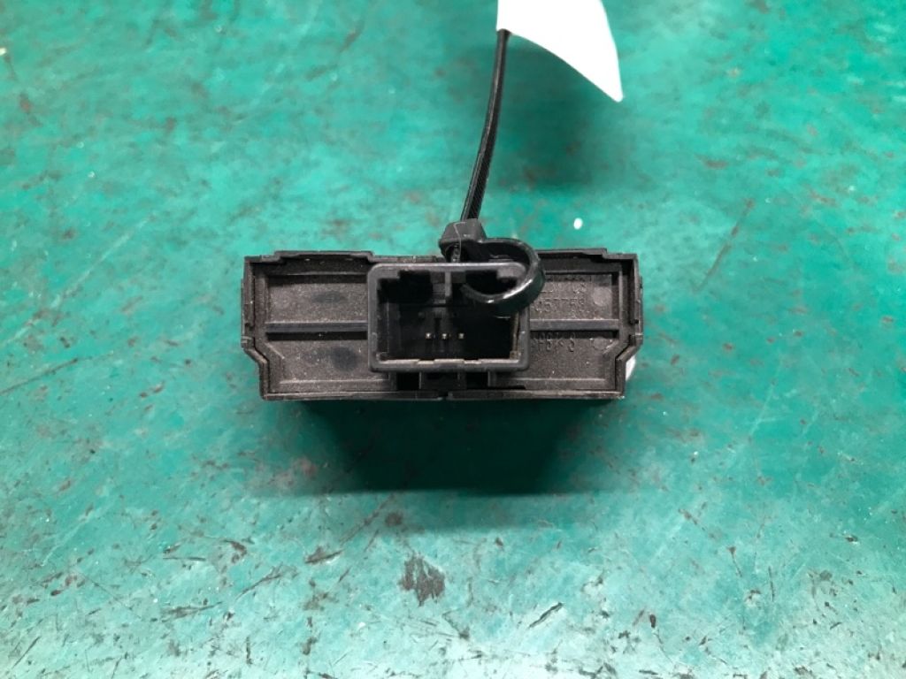 35800-TZ3-A01 | Кнопка открывания багажника внутренняя ACURA TLX 14-17 - Фото 3