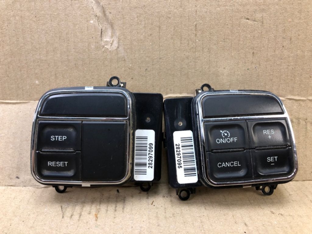 56046094AE | Кнопки на руль JEEP PATRIOT 10-17