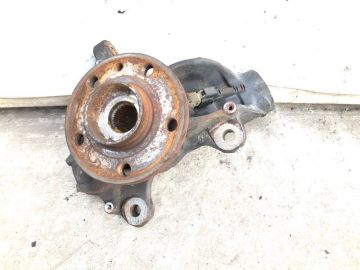 Кулак поворотный прав. VOLVO S60 10-13