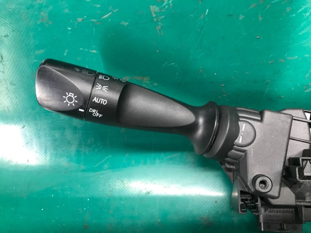 84140-06510 | Подрулевой переключатель лев. TOYOTA CAMRY 55 14-17 - Фото 3