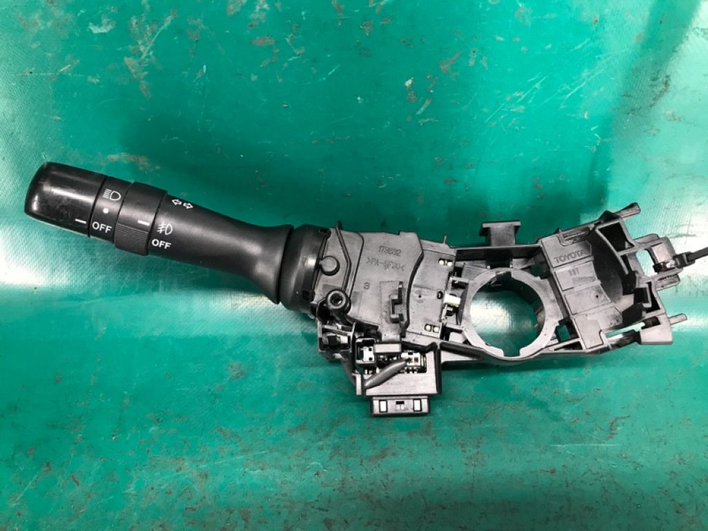 8414047081 | Підрульовий перемикач лів. TOYOTA PRIUS - 20 03-11
