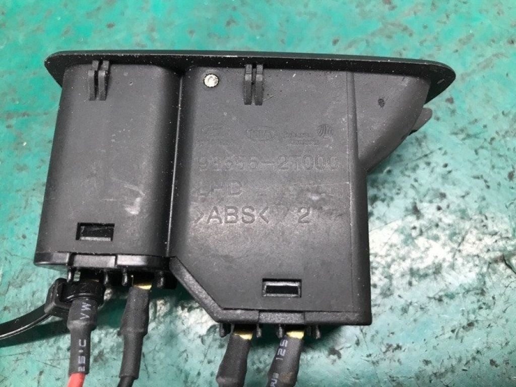 93555-2T000UP | Кнопка відкриття лючка бензобака KIA OPTIMA TF 11-16 - Фото 4