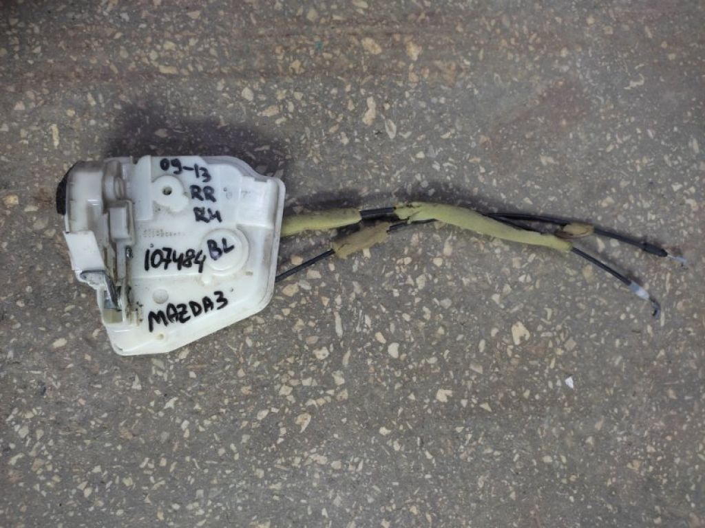 BBM4-72-310A | Замок двері задн. прав. MAZDA 3 BL 09-13