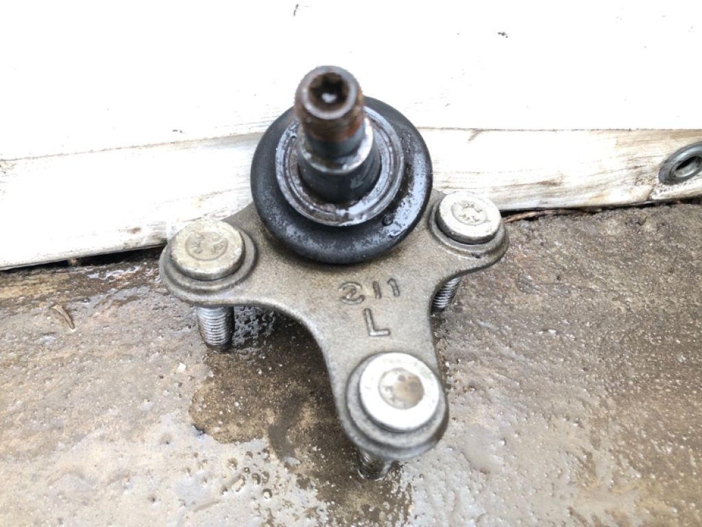 1K0 407 365 C | Кульова опора передн. лів. VOLKSWAGEN PASSAT B7 11-15