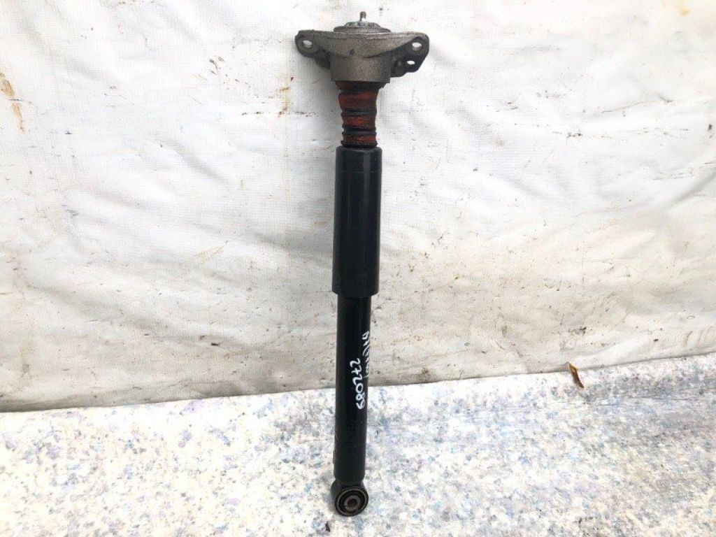 561 513 049 D | Амортизатор задн. VOLKSWAGEN PASSAT B7 11-15