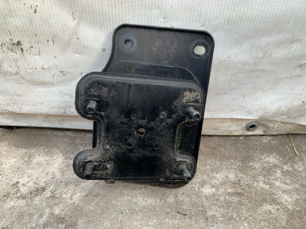 85210-CG000 | Кронштейн підсилювача заднього бампера прав. INFINITI FX S50 03-08