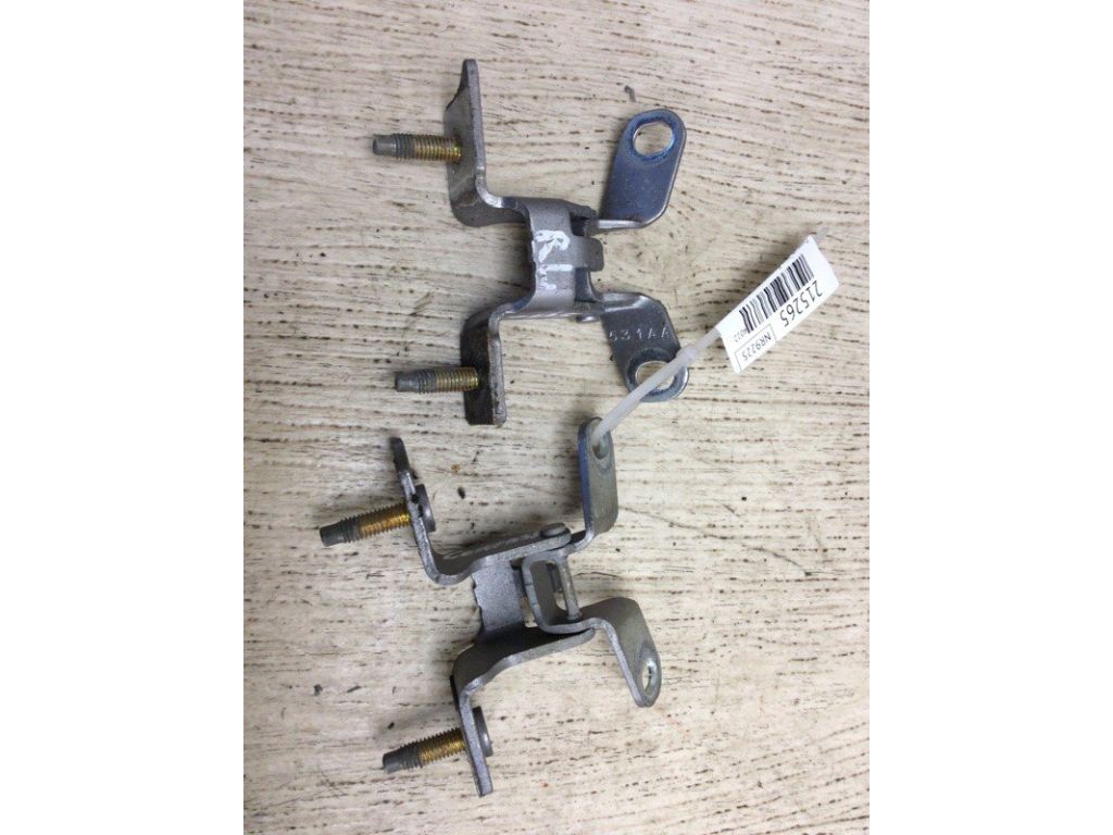 4589530AA | Петля кришки багажника JEEP COMPASS 06-16