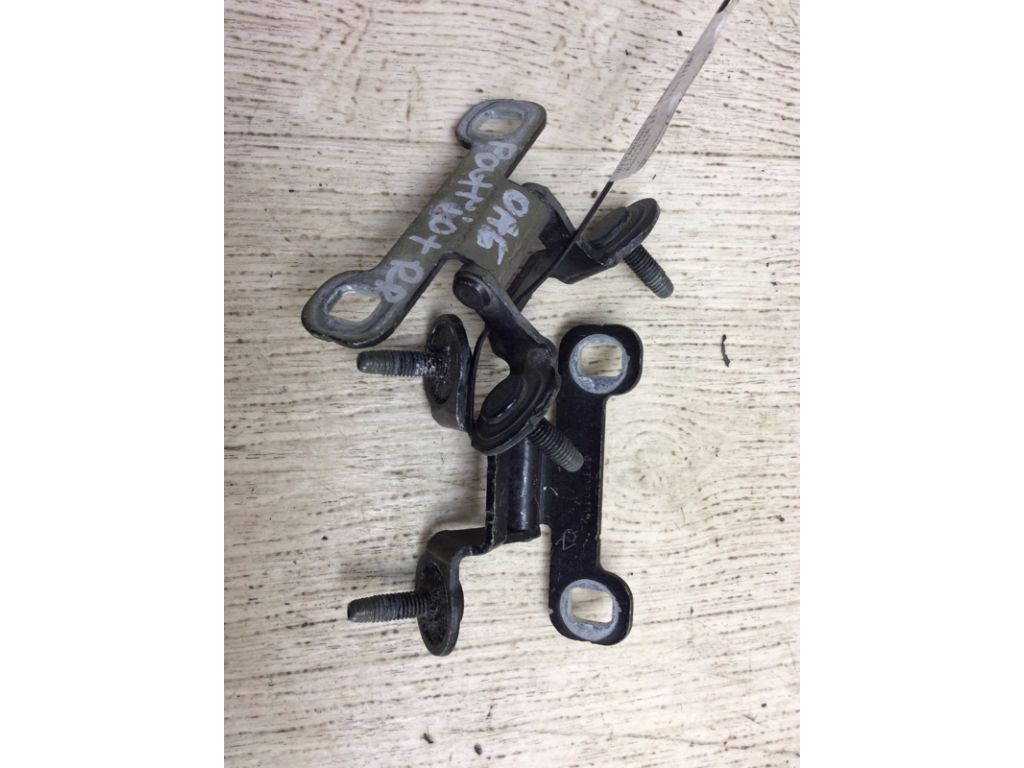 5116483AB | Петля крышки багажника JEEP PATRIOT 10-17