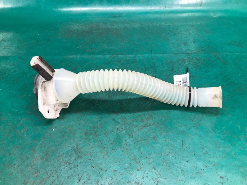 85319-0E010 | Горловина бачка склоомивача LEXUS RX300/330/350/400 03-09 - Фото 4